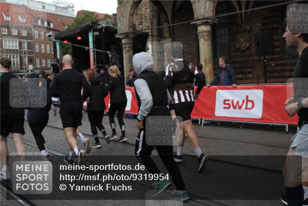05.10.2025 - 20. swb-Marathon Bremen Yannick Fuchs http://msf.ph/oto/9319954 05.10.2025 11:39:45 Ziel  meine-sportfotos.de