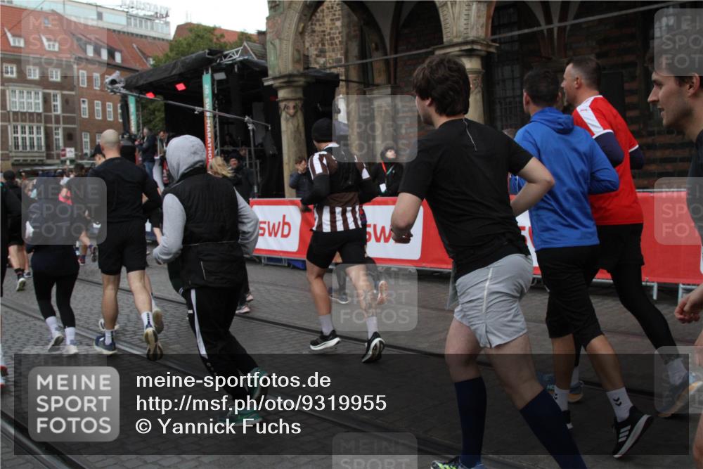 05.10.2025 - 20. swb-Marathon Bremen Yannick Fuchs http://msf.ph/oto/9319955 05.10.2025 11:39:46 Ziel  meine-sportfotos.de