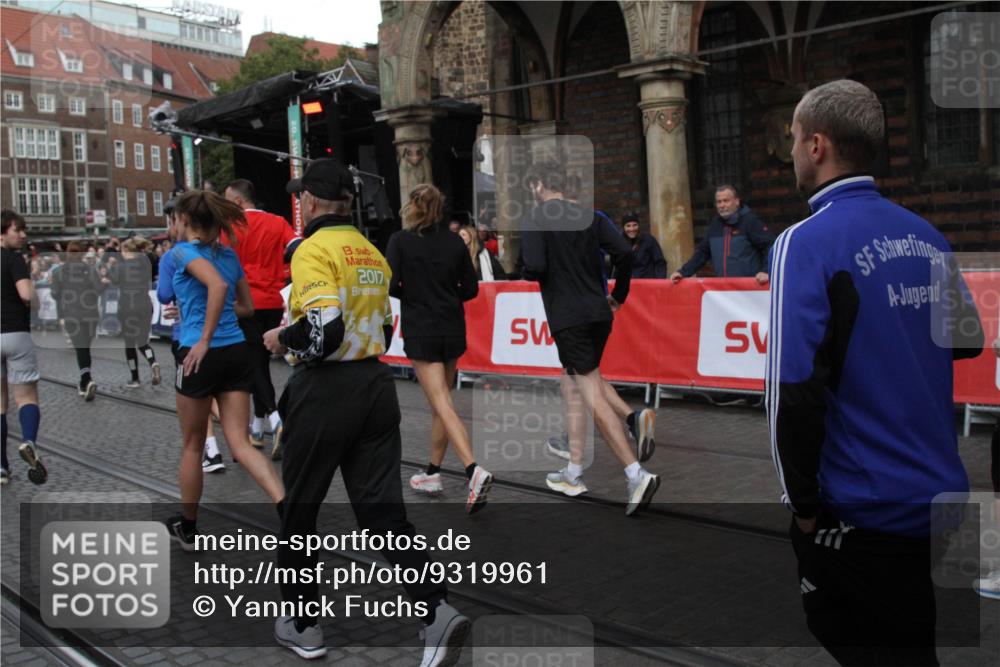 05.10.2025 - 20. swb-Marathon Bremen Yannick Fuchs http://msf.ph/oto/9319961 05.10.2025 11:39:48 Ziel  meine-sportfotos.de