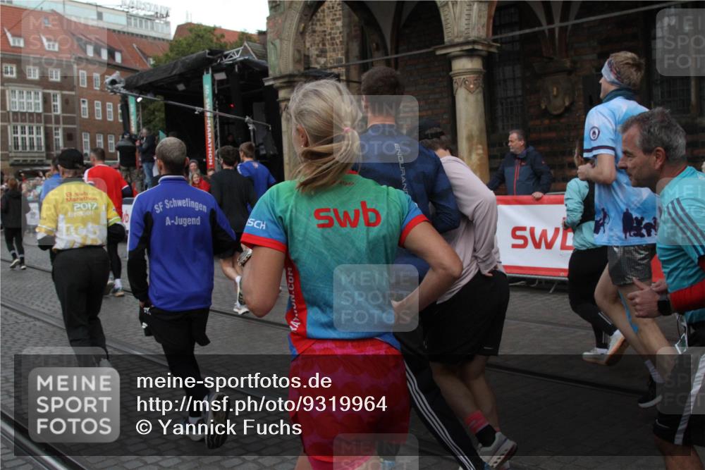 05.10.2025 - 20. swb-Marathon Bremen Yannick Fuchs http://msf.ph/oto/9319964 05.10.2025 11:39:49 Ziel  meine-sportfotos.de