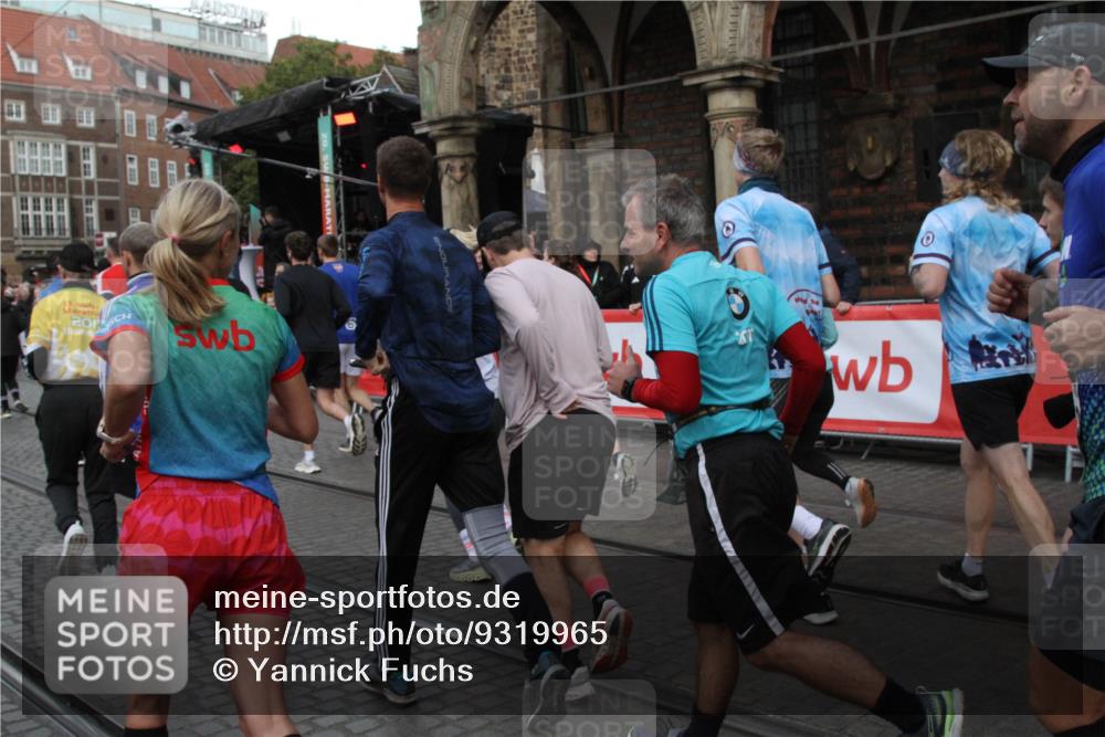 05.10.2025 - 20. swb-Marathon Bremen Yannick Fuchs http://msf.ph/oto/9319965 05.10.2025 11:39:49 Ziel  meine-sportfotos.de