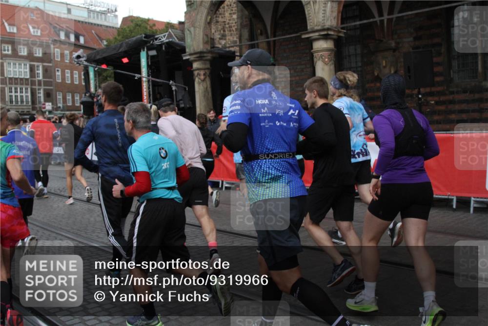 05.10.2025 - 20. swb-Marathon Bremen Yannick Fuchs http://msf.ph/oto/9319966 05.10.2025 11:39:50 Ziel  meine-sportfotos.de