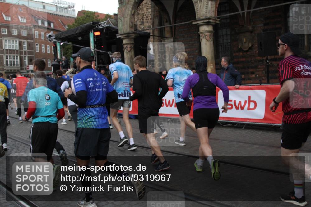 05.10.2025 - 20. swb-Marathon Bremen Yannick Fuchs http://msf.ph/oto/9319967 05.10.2025 11:39:50 Ziel  meine-sportfotos.de