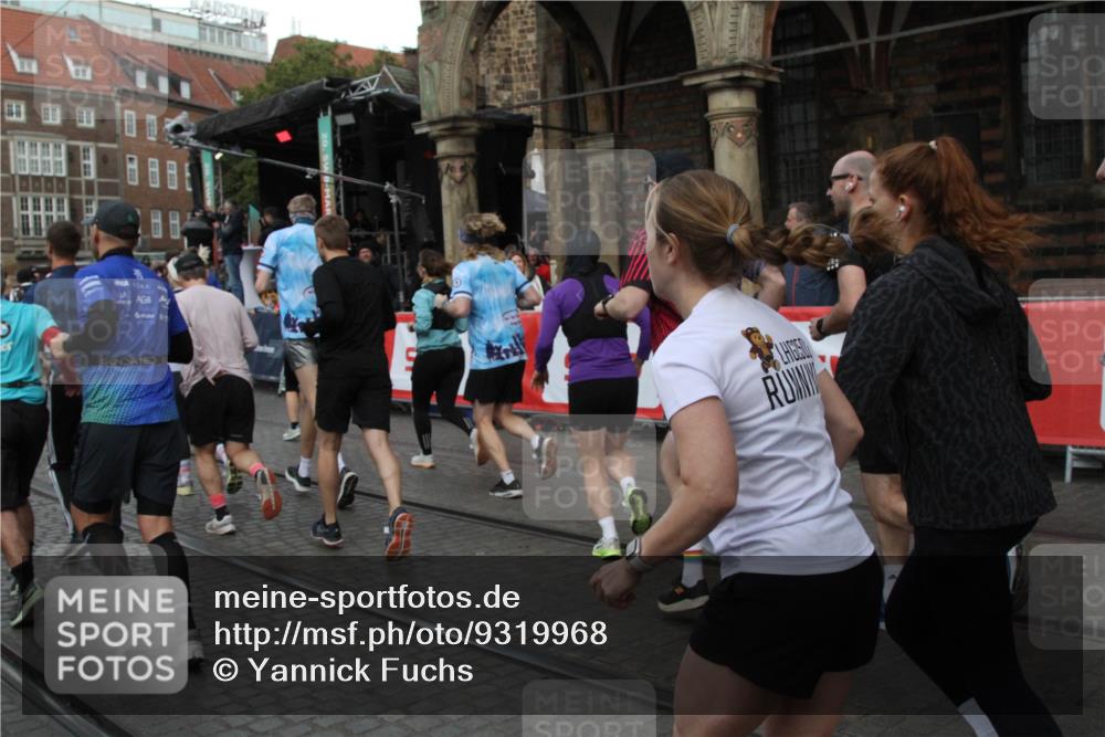 05.10.2025 - 20. swb-Marathon Bremen Yannick Fuchs http://msf.ph/oto/9319968 05.10.2025 11:39:50 Ziel  meine-sportfotos.de