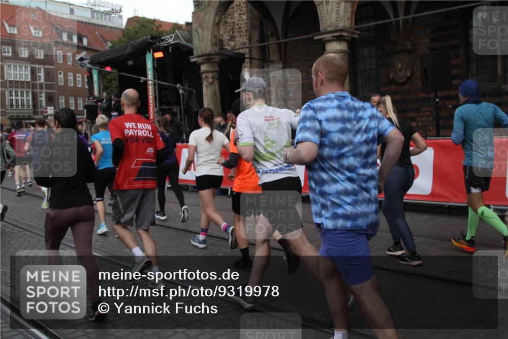 05.10.2025 - 20. swb-Marathon Bremen Yannick Fuchs http://msf.ph/oto/9319978 05.10.2025 11:39:54 Ziel  meine-sportfotos.de