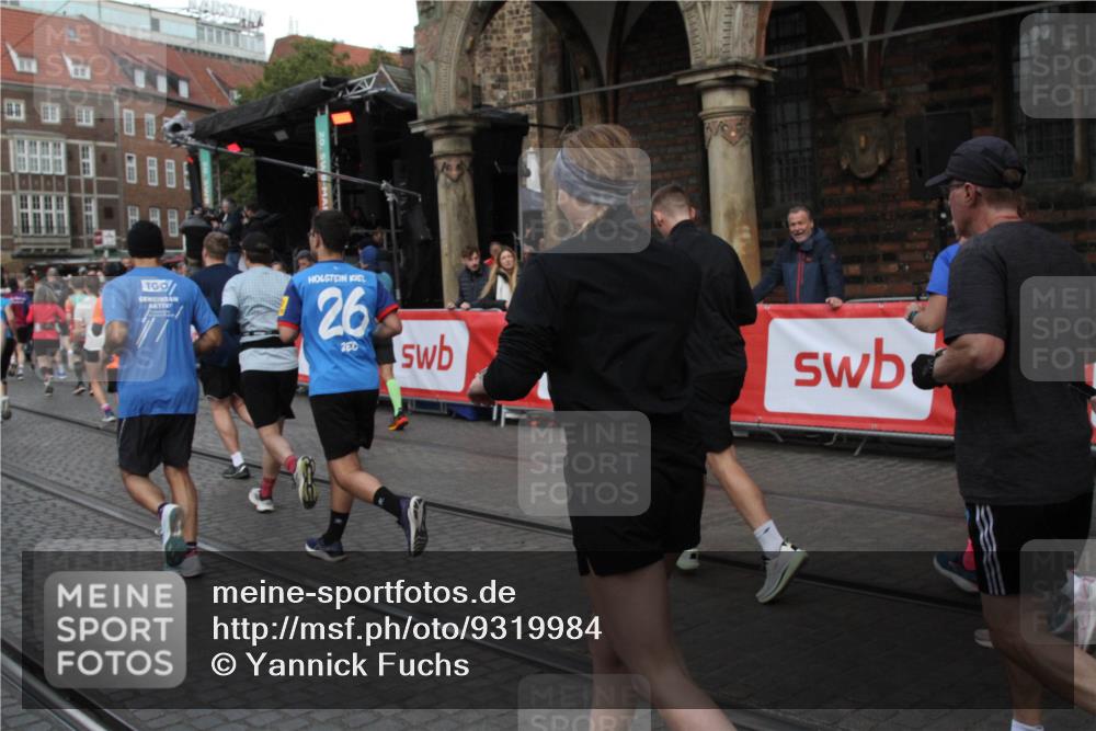 05.10.2025 - 20. swb-Marathon Bremen Yannick Fuchs http://msf.ph/oto/9319984 05.10.2025 11:39:56 Ziel  meine-sportfotos.de