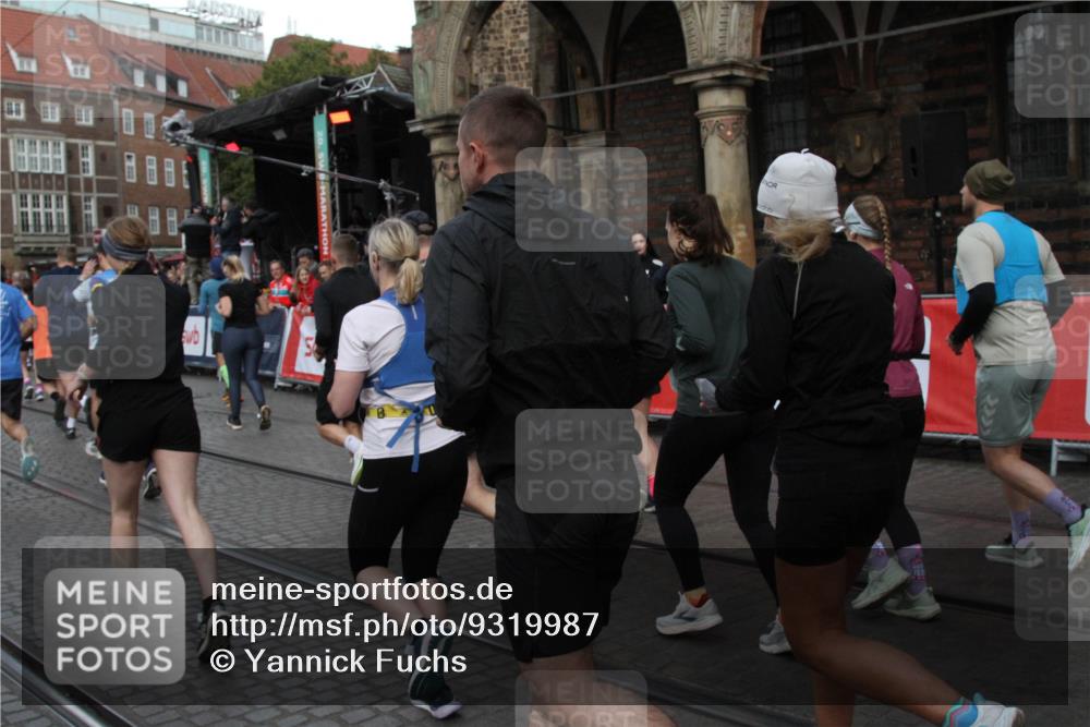 05.10.2025 - 20. swb-Marathon Bremen Yannick Fuchs http://msf.ph/oto/9319987 05.10.2025 11:39:57 Ziel  meine-sportfotos.de