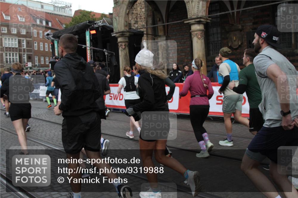 05.10.2025 - 20. swb-Marathon Bremen Yannick Fuchs http://msf.ph/oto/9319988 05.10.2025 11:39:57 Ziel  meine-sportfotos.de