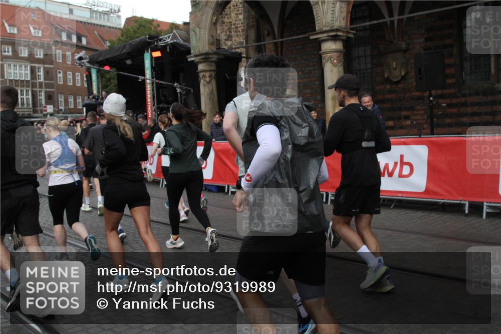 05.10.2025 - 20. swb-Marathon Bremen Yannick Fuchs http://msf.ph/oto/9319989 05.10.2025 11:39:58 Ziel  meine-sportfotos.de