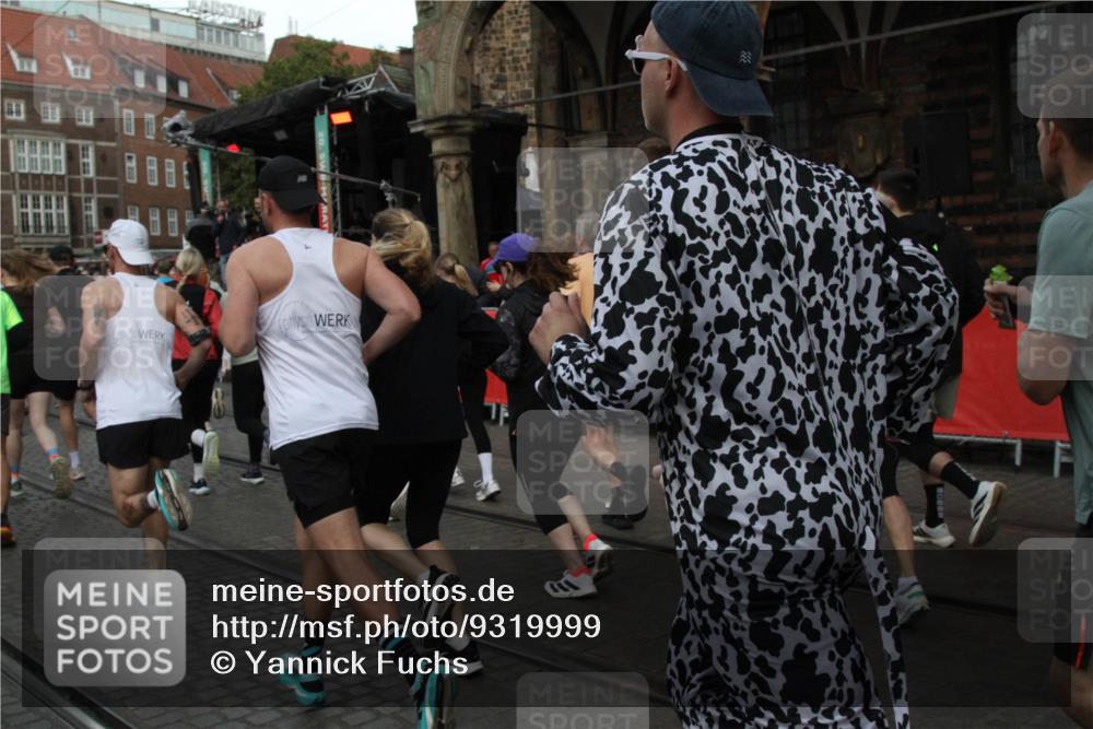 05.10.2025 - 20. swb-Marathon Bremen Yannick Fuchs http://msf.ph/oto/9319999 05.10.2025 11:40:02 Ziel  meine-sportfotos.de