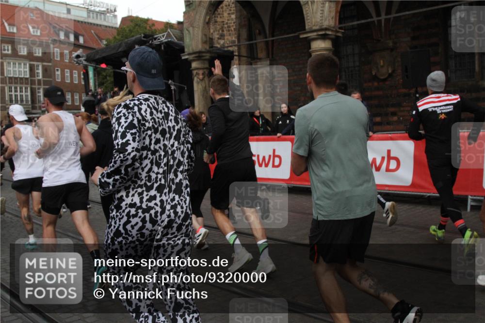 05.10.2025 - 20. swb-Marathon Bremen Yannick Fuchs http://msf.ph/oto/9320000 05.10.2025 11:40:02 Ziel  meine-sportfotos.de