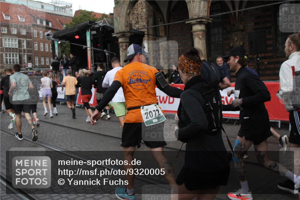 05.10.2025 - 20. swb-Marathon Bremen Yannick Fuchs http://msf.ph/oto/9320005 05.10.2025 11:40:04 Ziel  meine-sportfotos.de