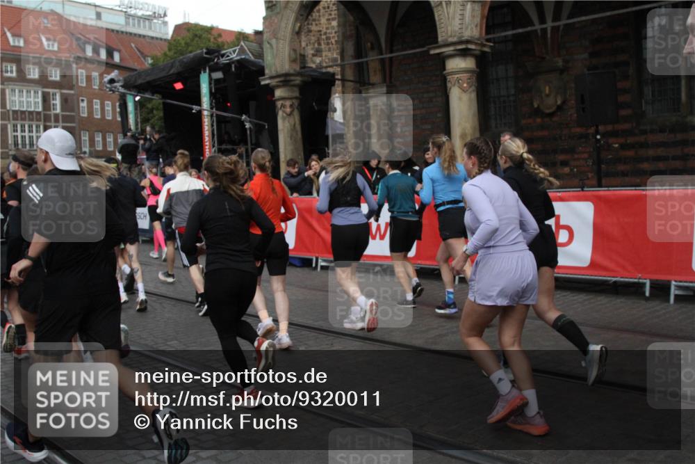 05.10.2025 - 20. swb-Marathon Bremen Yannick Fuchs http://msf.ph/oto/9320011 05.10.2025 11:40:06 Ziel  meine-sportfotos.de