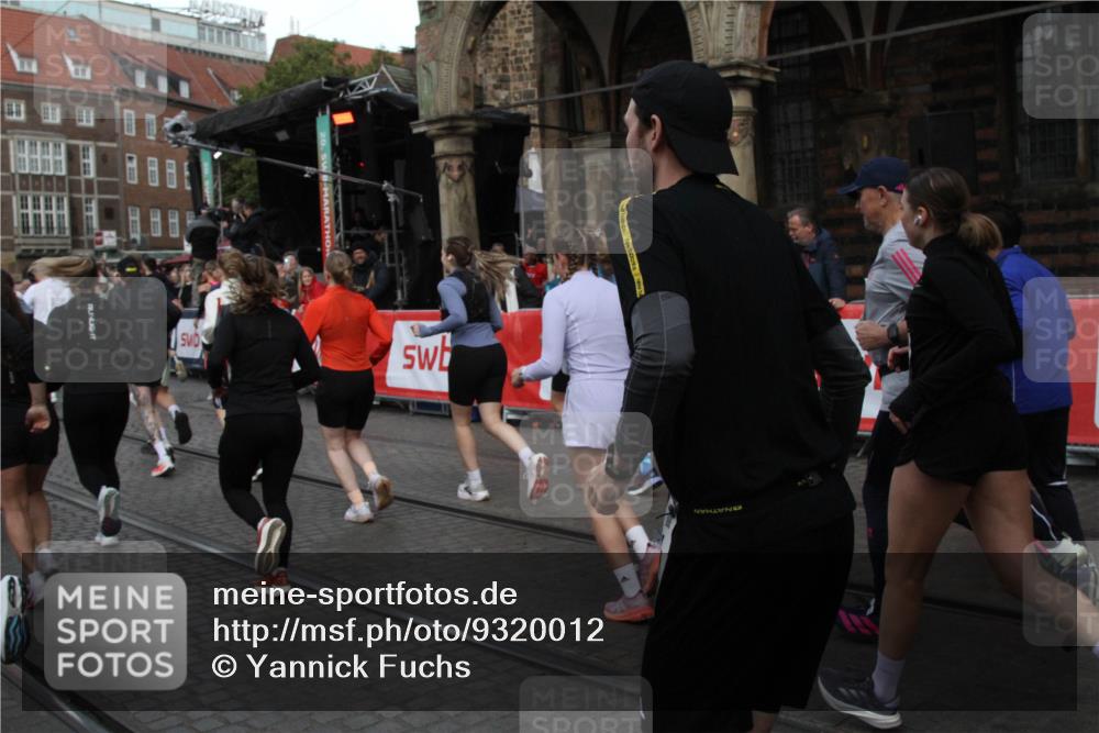 05.10.2025 - 20. swb-Marathon Bremen Yannick Fuchs http://msf.ph/oto/9320012 05.10.2025 11:40:06 Ziel  meine-sportfotos.de