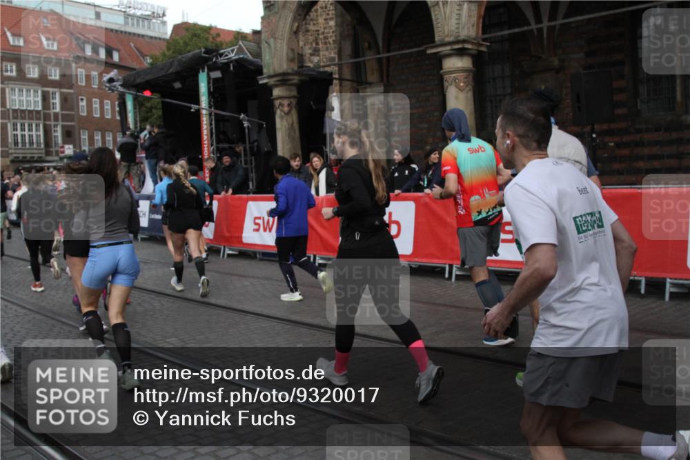 05.10.2025 - 20. swb-Marathon Bremen Yannick Fuchs http://msf.ph/oto/9320017 05.10.2025 11:40:08 Ziel  meine-sportfotos.de