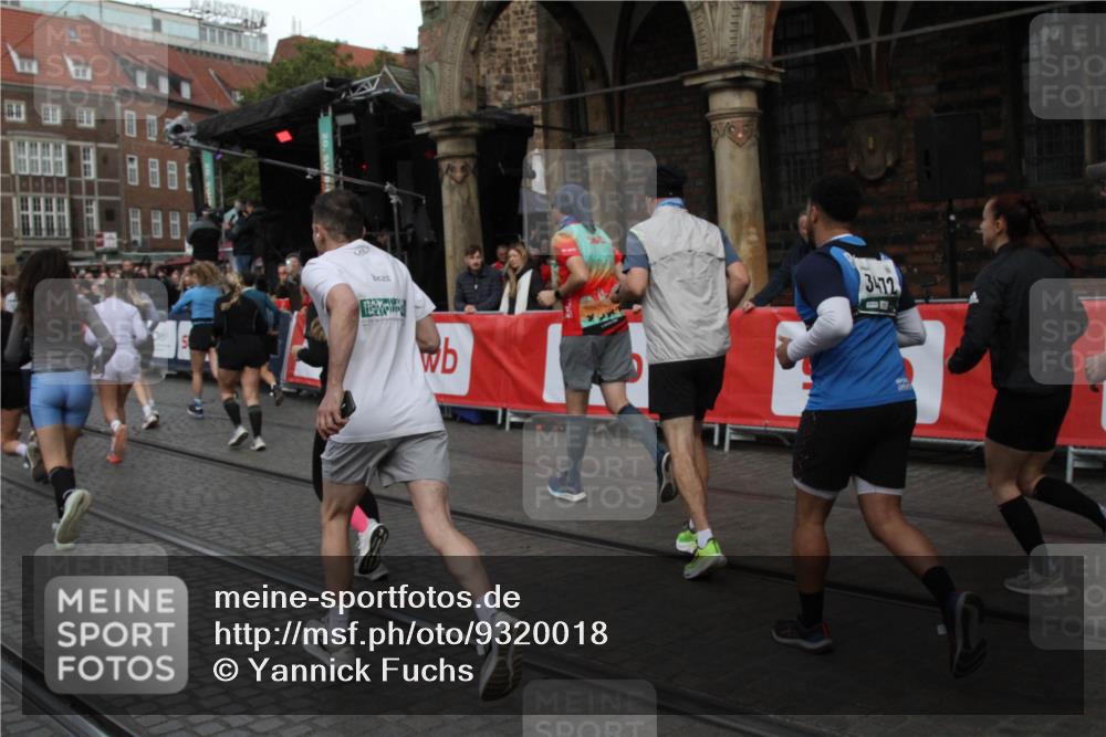 05.10.2025 - 20. swb-Marathon Bremen Yannick Fuchs http://msf.ph/oto/9320018 05.10.2025 11:40:09 Ziel  meine-sportfotos.de