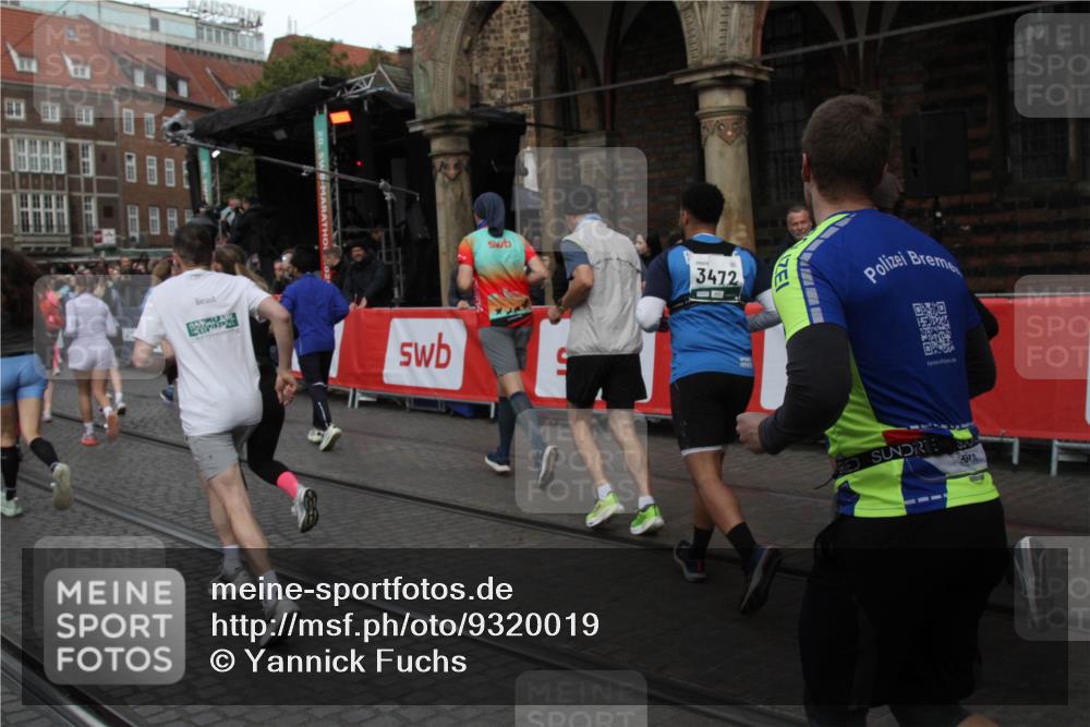 05.10.2025 - 20. swb-Marathon Bremen Yannick Fuchs http://msf.ph/oto/9320019 05.10.2025 11:40:09 Ziel  meine-sportfotos.de