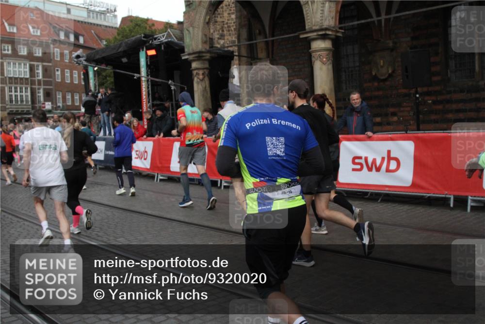 05.10.2025 - 20. swb-Marathon Bremen Yannick Fuchs http://msf.ph/oto/9320020 05.10.2025 11:40:09 Ziel  meine-sportfotos.de
