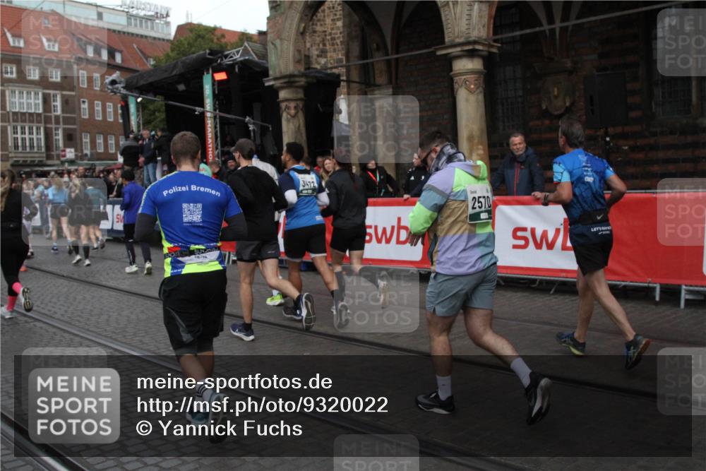 05.10.2025 - 20. swb-Marathon Bremen Yannick Fuchs http://msf.ph/oto/9320022 05.10.2025 11:40:10 Ziel  meine-sportfotos.de