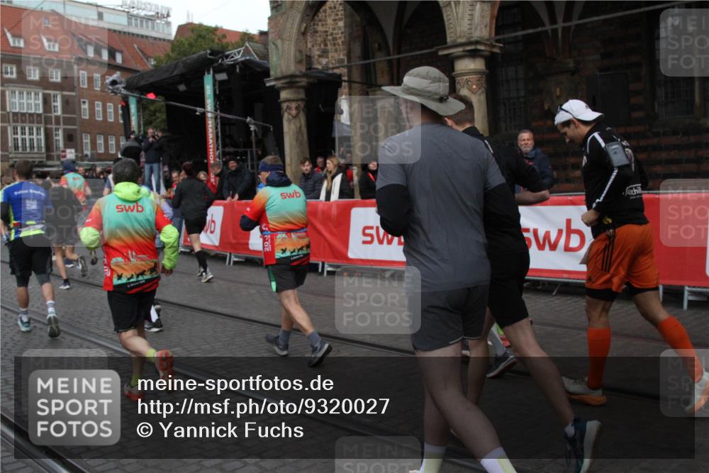 05.10.2025 - 20. swb-Marathon Bremen Yannick Fuchs http://msf.ph/oto/9320027 05.10.2025 11:40:12 Ziel  meine-sportfotos.de