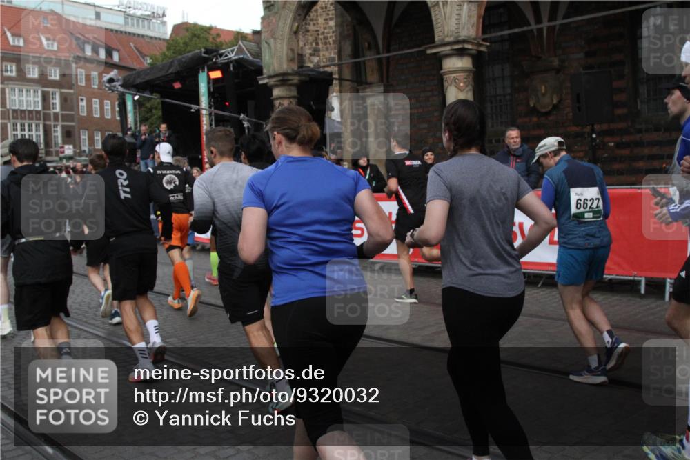 05.10.2025 - 20. swb-Marathon Bremen Yannick Fuchs http://msf.ph/oto/9320032 05.10.2025 11:40:13 Ziel  meine-sportfotos.de