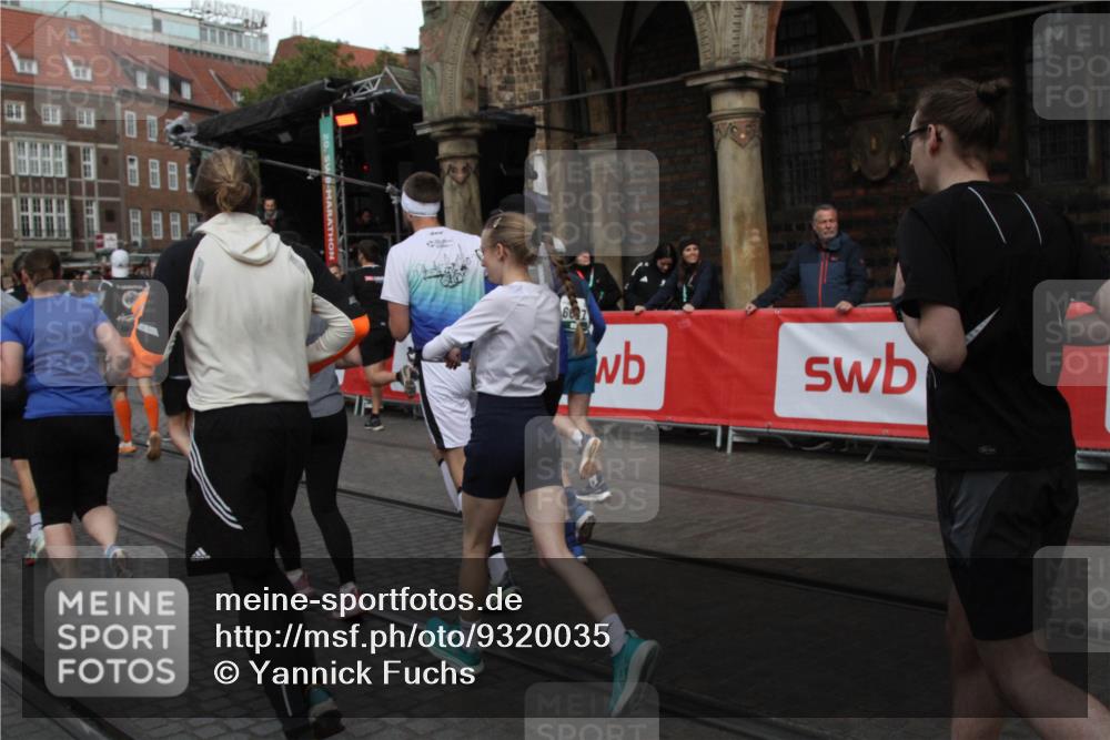 05.10.2025 - 20. swb-Marathon Bremen Yannick Fuchs http://msf.ph/oto/9320035 05.10.2025 11:40:15 Ziel  meine-sportfotos.de