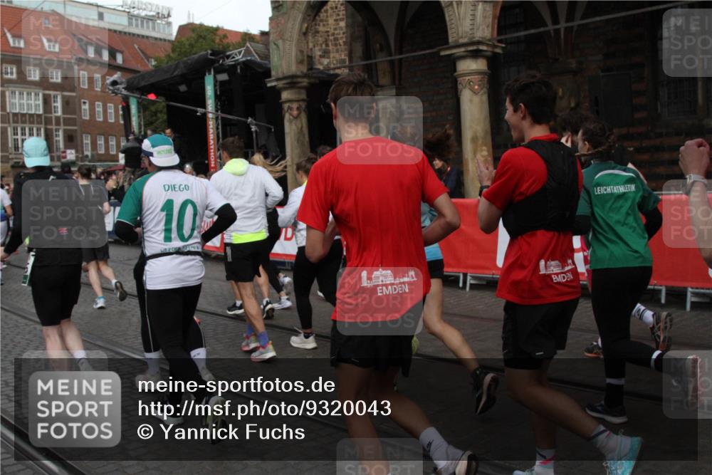 05.10.2025 - 20. swb-Marathon Bremen Yannick Fuchs http://msf.ph/oto/9320043 05.10.2025 11:40:17 Ziel  meine-sportfotos.de