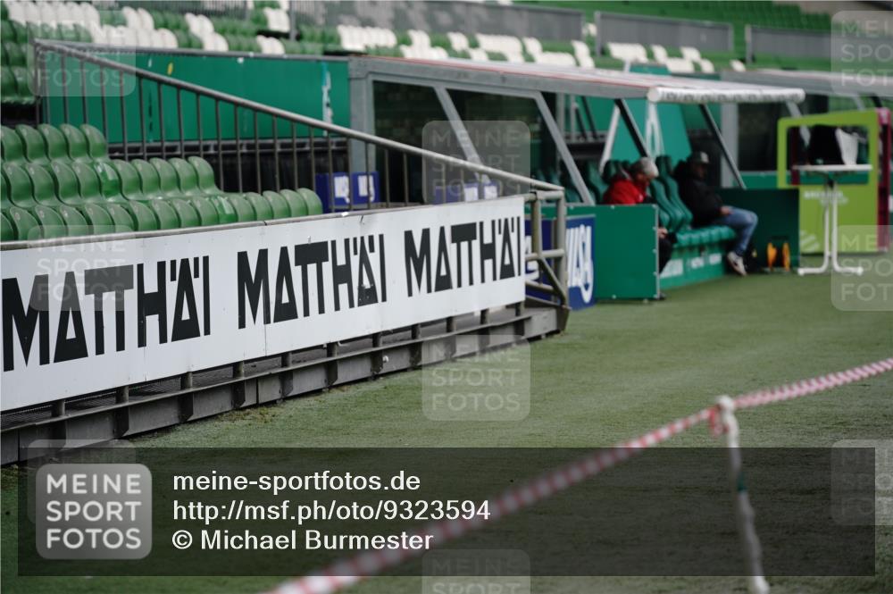 05.10.2025 - 20. swb-Marathon Bremen Michael Burmester http://msf.ph/oto/9323594 05.10.2025 11:41:39 Laufen im Stadion  meine-sportfotos.de