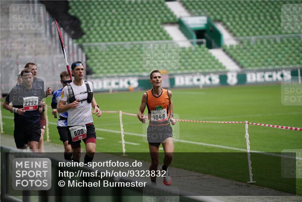 05.10.2025 - 20. swb-Marathon Bremen Michael Burmester http://msf.ph/oto/9323832 05.10.2025 12:12:54 Laufen im Stadion 529, 542, 600, 717, 1113, 1437, 1509, 1948, 2053, 2159, 2292 meine-sportfotos.de