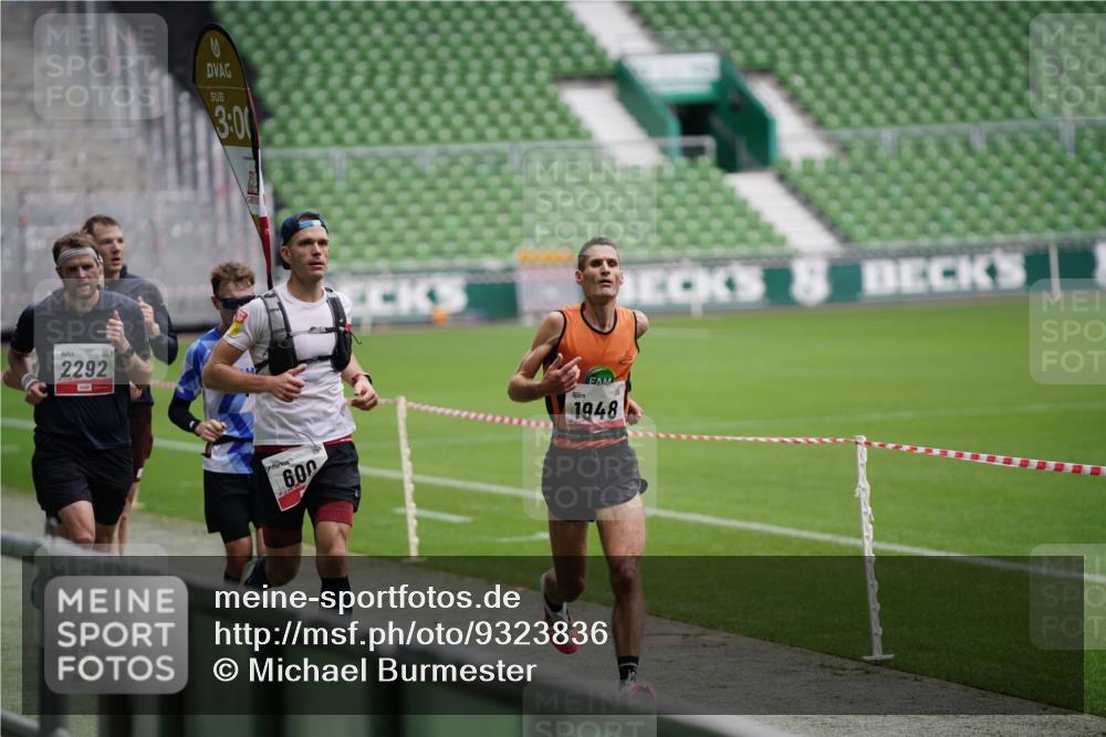 05.10.2025 - 20. swb-Marathon Bremen Michael Burmester http://msf.ph/oto/9323836 05.10.2025 12:12:54 Laufen im Stadion 529, 542, 600, 717, 1113, 1437, 1509, 1948, 2053, 2159, 2292 meine-sportfotos.de