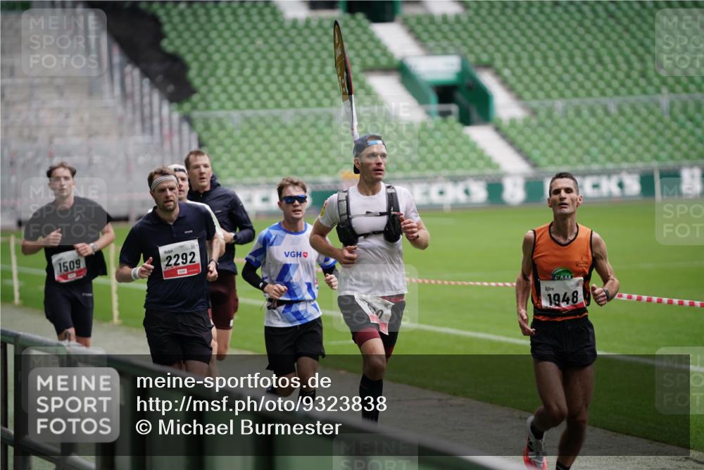 05.10.2025 - 20. swb-Marathon Bremen Michael Burmester http://msf.ph/oto/9323838 05.10.2025 12:12:55 Laufen im Stadion 529, 542, 600, 717, 1113, 1437, 1509, 1948, 2053, 2159, 2292 meine-sportfotos.de