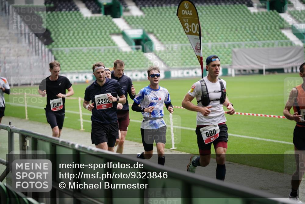 05.10.2025 - 20. swb-Marathon Bremen Michael Burmester http://msf.ph/oto/9323846 05.10.2025 12:12:56 Laufen im Stadion 529, 542, 600, 717, 1113, 1437, 1509, 1948, 2053, 2159, 2292 meine-sportfotos.de