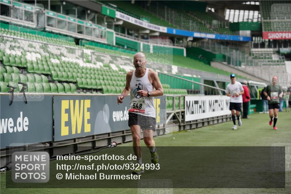 05.10.2025 - 20. swb-Marathon Bremen Michael Burmester http://msf.ph/oto/9324993 05.10.2025 12:44:07 Laufen im Stadion 288, 329, 506, 548, 577, 706, 917, 1196, 1992, 2092, 2249, 2967, 3435, 4369, 4422, 4631, 4867, 5014, 5287, 5495, 5908, 5988, 6385, 6912, 7099, 7373, 7525, 7816, 7834, 7949, 8030, 8275, 8593, 9095, 577, 628, 662, 1641, 1652, 1745, 2062, 3580, 5231, 5815, 6224, 6423, 7269, 7498, 7668, 8053 meine-sportfotos.de