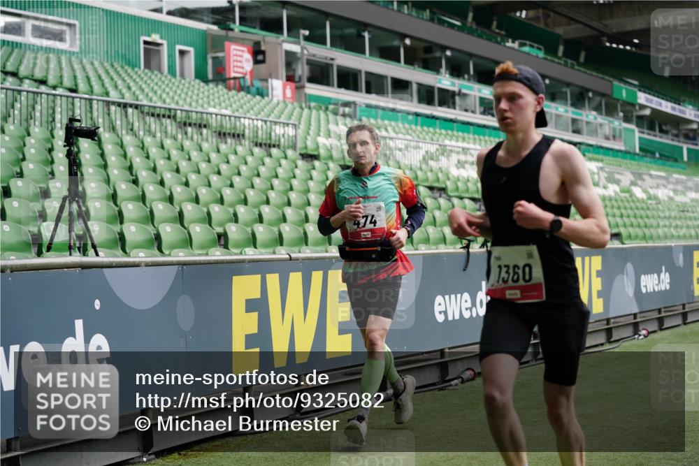 05.10.2025 - 20. swb-Marathon Bremen Michael Burmester http://msf.ph/oto/9325082 05.10.2025 12:33:35 Laufen im Stadion 121, 218, 307, 363, 369, 474, 746, 838, 850, 900, 1070, 1360, 1372, 1494, 1617, 1889, 1913, 1928, 2000, 2267, 4251, 5640, 6957, 7259, 8550, 8582, 9046, 650, 746, 2033, 2682 meine-sportfotos.de