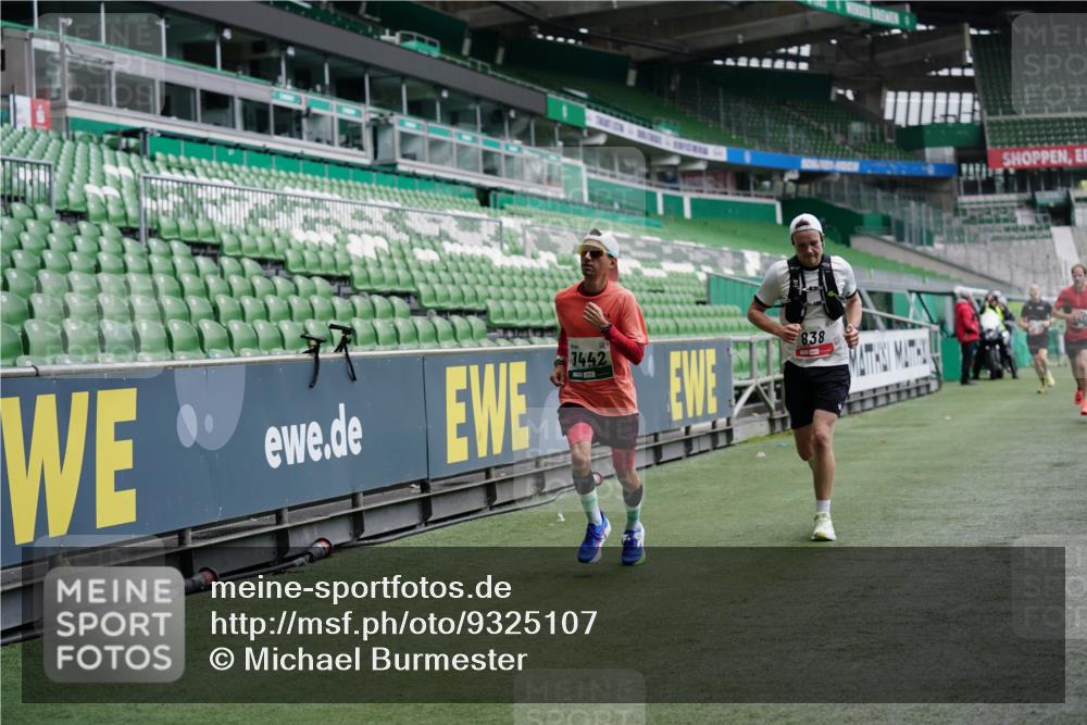 05.10.2025 - 20. swb-Marathon Bremen Michael Burmester http://msf.ph/oto/9325107 05.10.2025 12:33:45 Laufen im Stadion 121, 218, 307, 363, 474, 838, 900, 993, 1070, 1338, 1360, 1372, 1617, 1889, 1913, 2000, 2267, 3552, 4251, 5640, 6957, 6984, 7259, 7442, 8550, 8582, 9046, 369, 746, 850, 1494, 1928, 2033, 2682 meine-sportfotos.de
