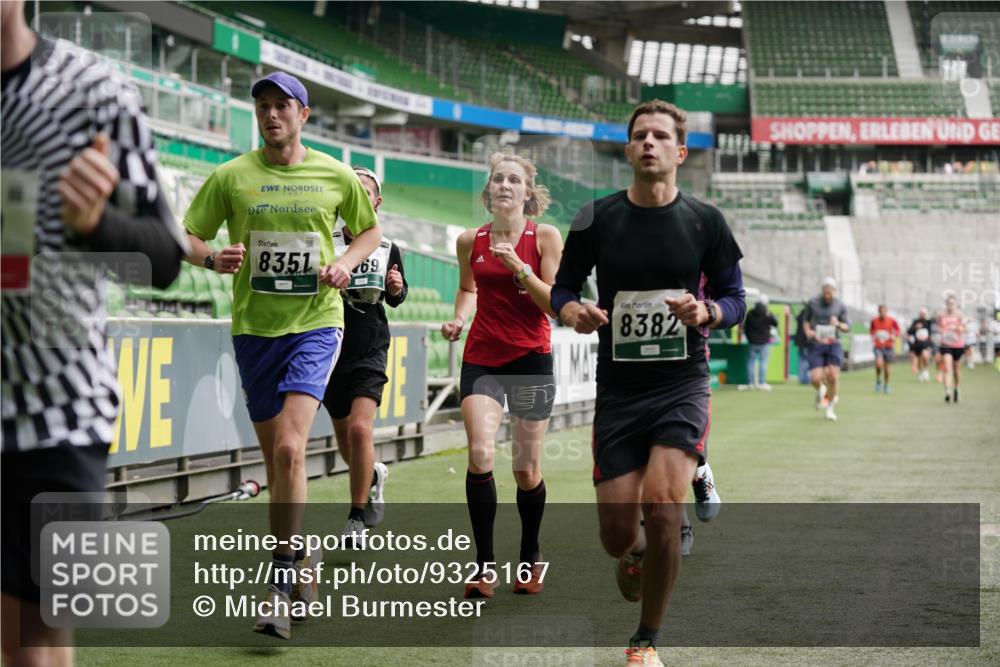 05.10.2025 - 20. swb-Marathon Bremen Michael Burmester http://msf.ph/oto/9325167 05.10.2025 12:44:29 Laufen im Stadion 329, 506, 539, 548, 642, 657, 819, 917, 1196, 2013, 2092, 2188, 2249, 3150, 3219, 3251, 3982, 4358, 4422, 5908, 6633, 7099, 7373, 7525, 7949, 8030, 8169, 8351, 8382, 288, 706, 1992, 2967, 3435, 4369, 4631, 4867, 5014, 5287, 5495, 5988, 6385, 6912, 7816, 8275, 8593, 9095 meine-sportfotos.de