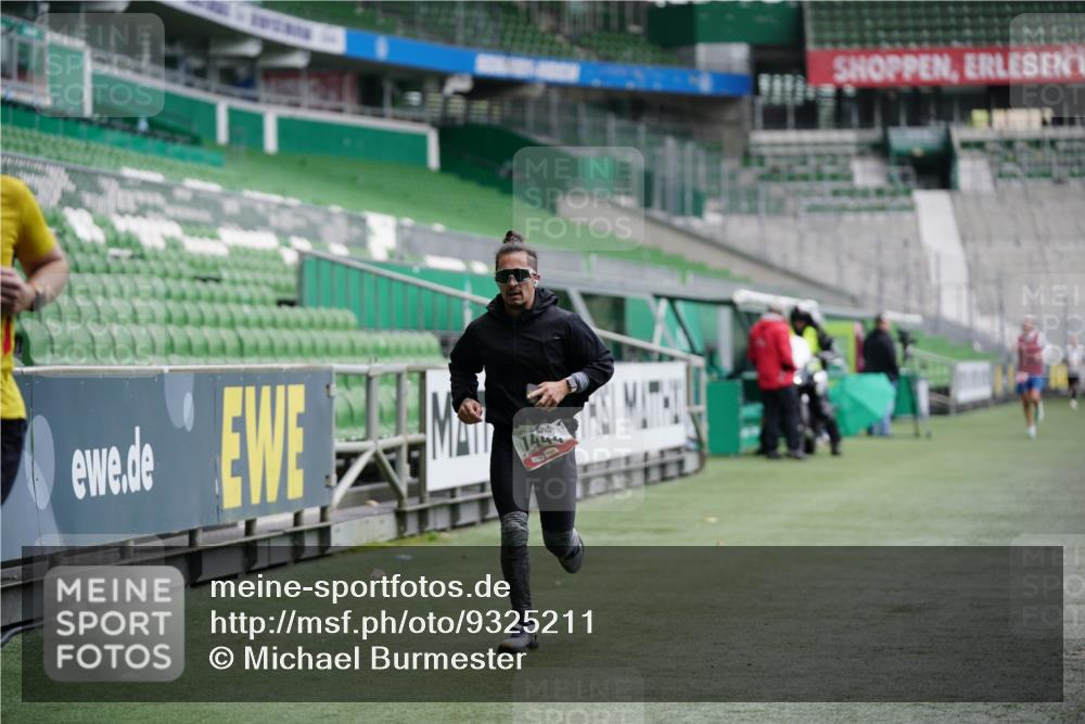 05.10.2025 - 20. swb-Marathon Bremen Michael Burmester http://msf.ph/oto/9325211 05.10.2025 12:34:09 Laufen im Stadion 307, 474, 838, 900, 993, 1034, 1070, 1338, 1339, 1360, 1372, 1444, 2151, 3552, 5640, 6984, 7259, 7442, 8550, 9046, 121, 218, 363, 1372, 1617, 1889, 1913, 2000, 2267, 4251, 6957, 7259, 8582 meine-sportfotos.de