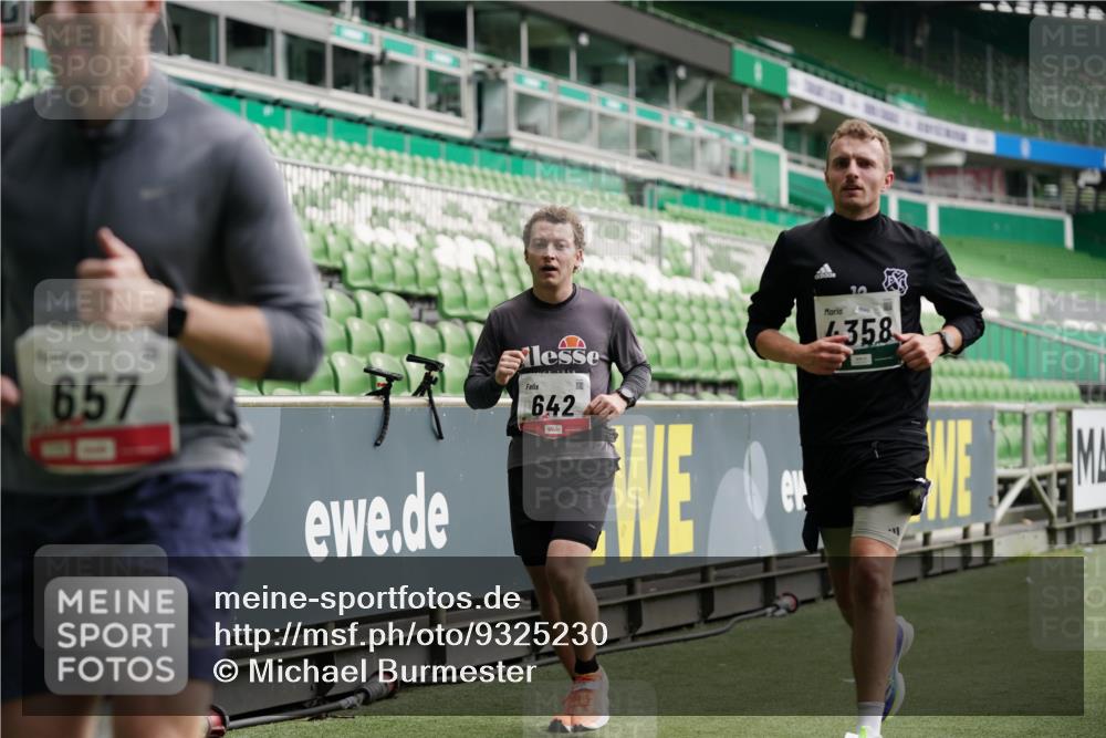 05.10.2025 - 20. swb-Marathon Bremen Michael Burmester http://msf.ph/oto/9325230 05.10.2025 12:44:40 Laufen im Stadion 109, 329, 506, 539, 548, 642, 657, 819, 917, 1631, 2013, 2092, 2188, 2666, 2719, 3150, 3219, 3251, 3342, 3982, 4358, 4422, 5908, 6302, 6633, 7099, 7373, 7525, 7949, 8030, 8169, 8351, 8382, 288, 1196, 1992, 2249, 8275 meine-sportfotos.de