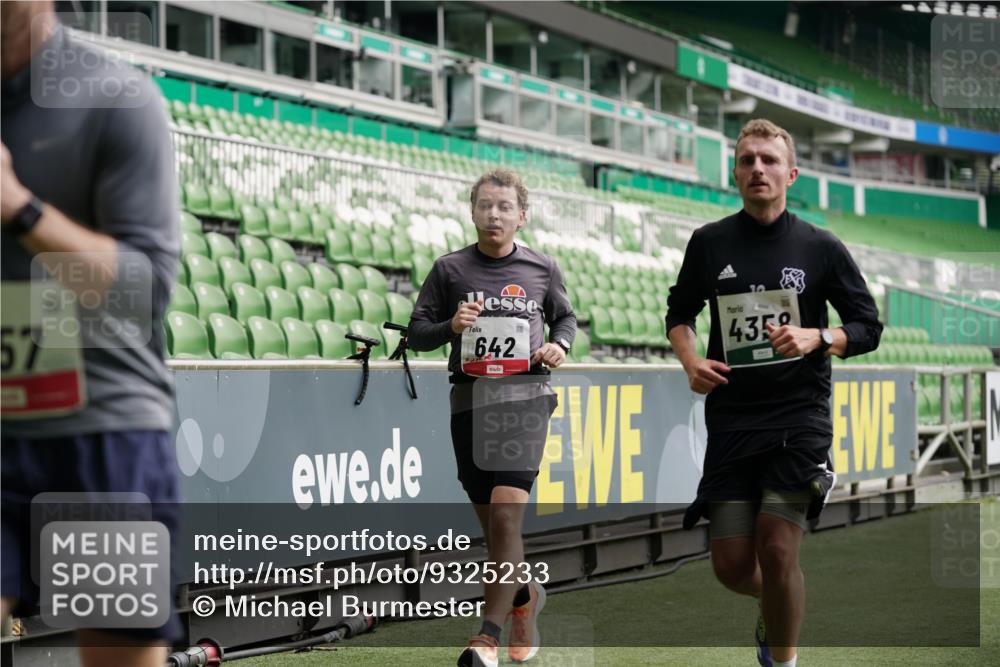 05.10.2025 - 20. swb-Marathon Bremen Michael Burmester http://msf.ph/oto/9325233 05.10.2025 12:44:40 Laufen im Stadion 109, 329, 506, 539, 548, 642, 657, 819, 917, 1631, 2013, 2092, 2188, 2666, 2719, 3150, 3219, 3251, 3342, 3982, 4358, 4422, 5908, 6302, 6633, 7099, 7373, 7525, 7949, 8030, 8169, 8351, 8382, 288, 1196, 1992, 2249, 8275 meine-sportfotos.de