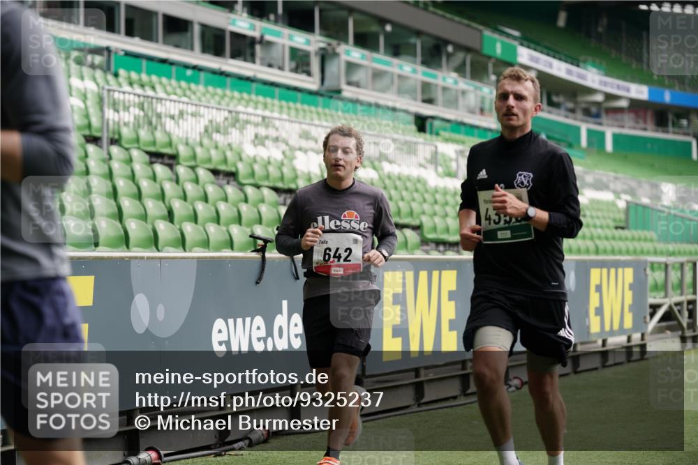 05.10.2025 - 20. swb-Marathon Bremen Michael Burmester http://msf.ph/oto/9325237 05.10.2025 12:44:40 Laufen im Stadion 109, 329, 506, 539, 548, 642, 657, 819, 917, 1631, 2013, 2092, 2188, 2666, 2719, 3150, 3219, 3251, 3342, 3982, 4358, 4422, 5908, 6302, 6633, 7099, 7373, 7525, 7949, 8030, 8169, 8351, 8382, 288, 1196, 1992, 2249, 8275 meine-sportfotos.de