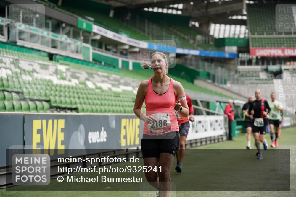 05.10.2025 - 20. swb-Marathon Bremen Michael Burmester http://msf.ph/oto/9325241 05.10.2025 12:44:41 Laufen im Stadion 109, 329, 506, 539, 548, 642, 657, 819, 917, 1631, 2013, 2092, 2188, 2666, 2719, 3150, 3219, 3251, 3342, 3982, 4358, 4422, 5908, 6302, 6633, 7099, 7373, 7525, 7949, 8030, 8169, 8351, 8382, 288, 1196, 1992, 2249, 8275 meine-sportfotos.de
