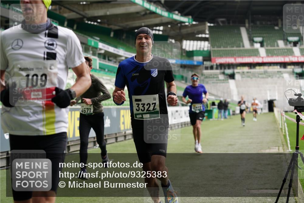 05.10.2025 - 20. swb-Marathon Bremen Michael Burmester http://msf.ph/oto/9325383 05.10.2025 12:44:55 Laufen im Stadion 109, 506, 539, 642, 657, 819, 917, 1055, 1631, 2013, 2188, 2666, 2719, 3150, 3218, 3219, 3251, 3327, 3342, 3982, 4358, 4571, 6302, 6633, 6996, 7099, 7525, 8169, 8351, 8382, 8828, 9130, 329, 548, 1196, 2092, 2249, 4422, 5908, 7373, 7949, 8030 meine-sportfotos.de