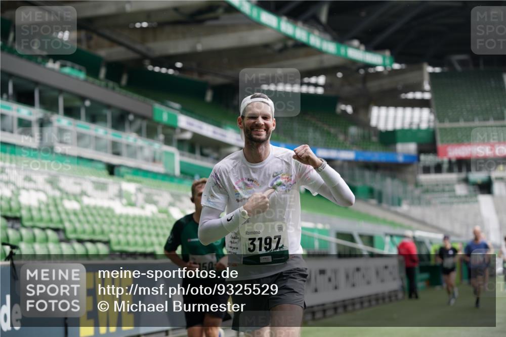 05.10.2025 - 20. swb-Marathon Bremen Michael Burmester http://msf.ph/oto/9325529 05.10.2025 12:45:19 Laufen im Stadion 109, 819, 1055, 1146, 1631, 1790, 1883, 2013, 2188, 2666, 2719, 3197, 3218, 3251, 3327, 3342, 4358, 4571, 4786, 6150, 6302, 6633, 6996, 7440, 8169, 8351, 8747, 8828, 9130, 506, 539, 642, 657, 917, 3150, 3219, 3251, 3982, 6633, 7099, 7525, 8169, 8351, 8382 meine-sportfotos.de