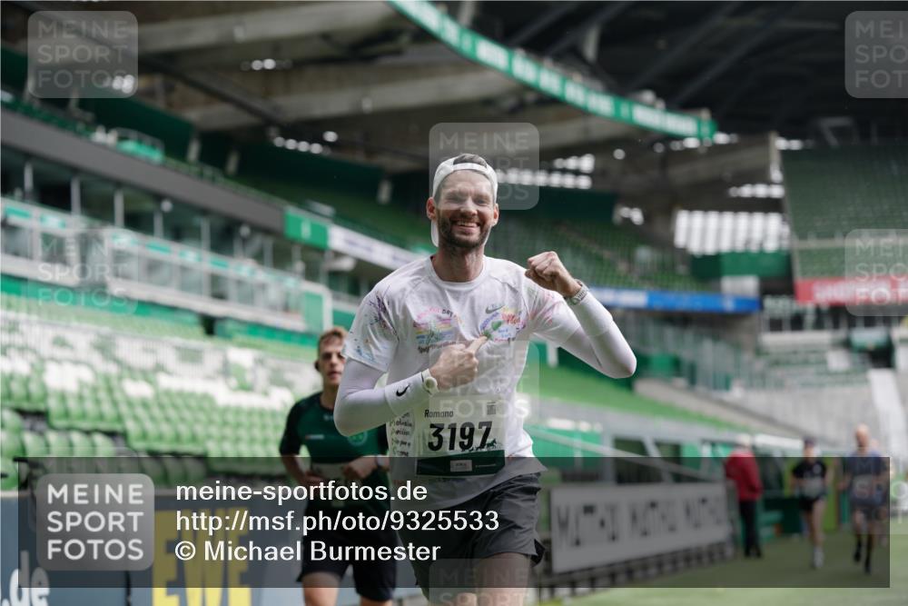 05.10.2025 - 20. swb-Marathon Bremen Michael Burmester http://msf.ph/oto/9325533 05.10.2025 12:45:19 Laufen im Stadion 109, 819, 1055, 1146, 1631, 1790, 1883, 2013, 2188, 2666, 2719, 3197, 3218, 3251, 3327, 3342, 4358, 4571, 4786, 6150, 6302, 6633, 6996, 7440, 8169, 8351, 8747, 8828, 9130, 506, 539, 642, 657, 917, 3150, 3219, 3251, 3982, 6633, 7099, 7525, 8169, 8351, 8382 meine-sportfotos.de