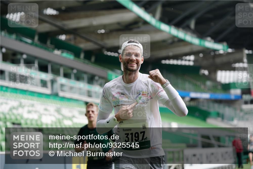 05.10.2025 - 20. swb-Marathon Bremen Michael Burmester http://msf.ph/oto/9325545 05.10.2025 12:45:19 Laufen im Stadion 109, 819, 1055, 1146, 1631, 1790, 1883, 2013, 2188, 2666, 2719, 3197, 3218, 3251, 3327, 3342, 4358, 4571, 4786, 6150, 6302, 6633, 6996, 7440, 8169, 8351, 8747, 8828, 9130, 506, 539, 642, 657, 917, 3150, 3219, 3251, 3982, 6633, 7099, 7525, 8169, 8351, 8382 meine-sportfotos.de