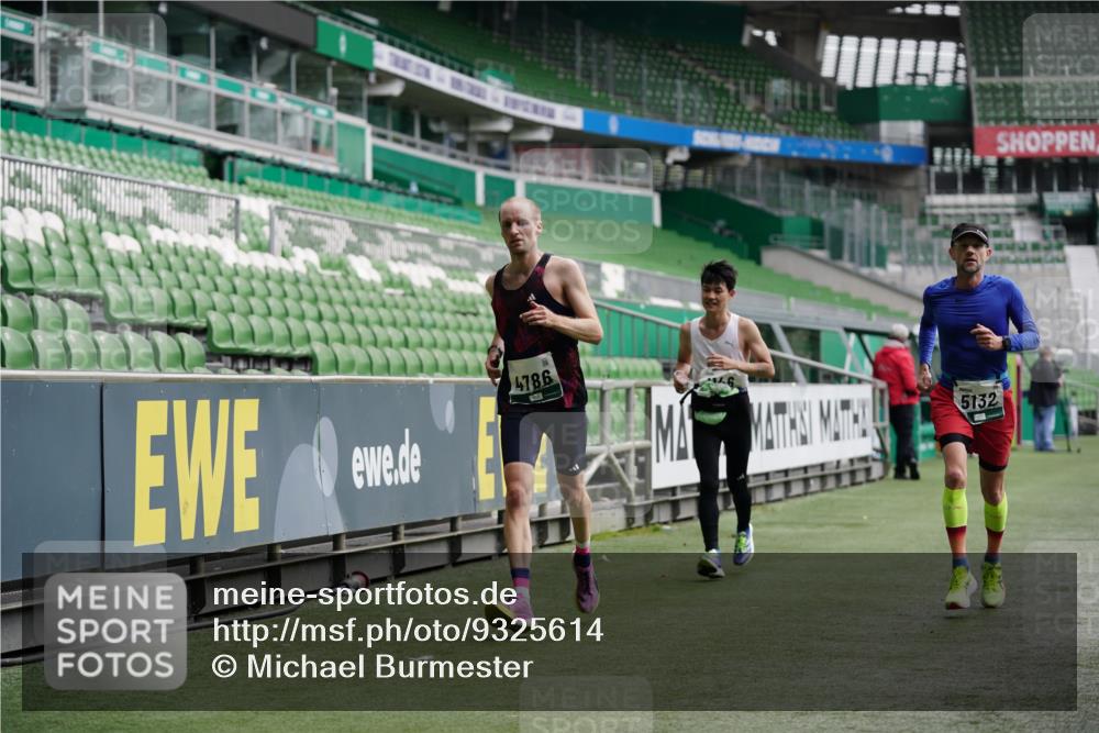 05.10.2025 - 20. swb-Marathon Bremen Michael Burmester http://msf.ph/oto/9325614 05.10.2025 12:45:28 Laufen im Stadion 109, 349, 819, 1055, 1146, 1631, 1790, 1883, 2666, 2719, 3197, 3218, 3327, 3342, 3807, 4358, 4571, 4786, 5132, 5588, 6150, 6302, 6996, 7028, 7440, 8747, 8828, 9130, 539, 642, 657, 2013, 2188, 3150, 3219, 3251, 3982, 6633, 8169, 8351, 8382 meine-sportfotos.de