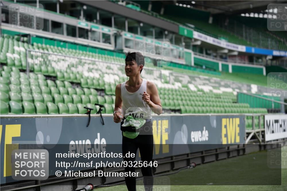 05.10.2025 - 20. swb-Marathon Bremen Michael Burmester http://msf.ph/oto/9325646 05.10.2025 12:45:32 Laufen im Stadion 109, 349, 649, 852, 943, 1055, 1146, 1307, 1631, 1790, 1883, 2545, 2666, 2719, 3197, 3218, 3327, 3342, 3807, 4571, 4786, 5132, 5588, 6150, 6302, 6996, 7028, 7440, 8747, 8828, 9130, 539, 642, 657, 819, 2013, 2188, 3219, 3251, 3982, 4358, 6633, 8169, 8351, 8382 meine-sportfotos.de