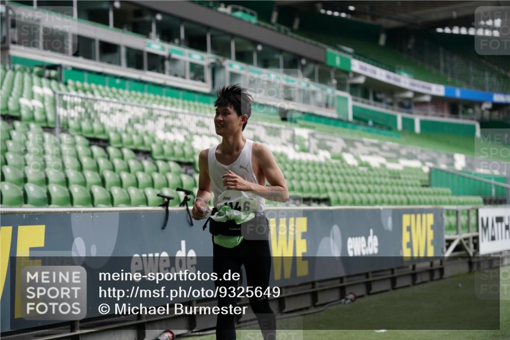 05.10.2025 - 20. swb-Marathon Bremen Michael Burmester http://msf.ph/oto/9325649 05.10.2025 12:45:32 Laufen im Stadion 109, 349, 649, 852, 943, 1055, 1146, 1307, 1631, 1790, 1883, 2545, 2666, 2719, 3197, 3218, 3327, 3342, 3807, 4571, 4786, 5132, 5588, 6150, 6302, 6996, 7028, 7440, 8747, 8828, 9130, 539, 642, 657, 819, 2013, 2188, 3219, 3251, 3982, 4358, 6633, 8169, 8351, 8382 meine-sportfotos.de