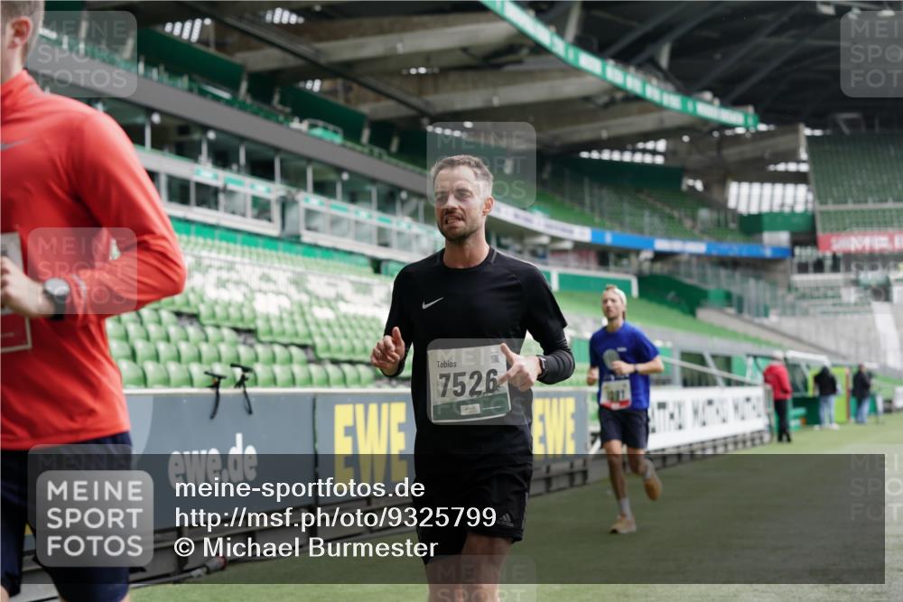 05.10.2025 - 20. swb-Marathon Bremen Michael Burmester http://msf.ph/oto/9325799 05.10.2025 12:45:52 Laufen im Stadion 349, 649, 852, 943, 1091, 1146, 1307, 1790, 1883, 2228, 2545, 3197, 3807, 4274, 4786, 5132, 5588, 6150, 7028, 7440, 7526, 8747, 109, 1055, 1631, 2666, 2719, 3218, 3327, 3342, 4571, 6302, 6996, 8828, 9130 meine-sportfotos.de