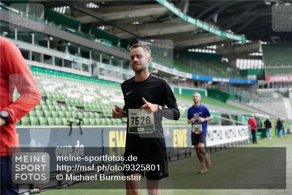 05.10.2025 - 20. swb-Marathon Bremen Michael Burmester http://msf.ph/oto/9325801 05.10.2025 12:45:52 Laufen im Stadion 349, 649, 852, 943, 1091, 1146, 1307, 1790, 1883, 2228, 2545, 3197, 3807, 4274, 4786, 5132, 5588, 6150, 7028, 7440, 7526, 8747, 109, 1055, 1631, 2666, 2719, 3218, 3327, 3342, 4571, 6302, 6996, 8828, 9130 meine-sportfotos.de